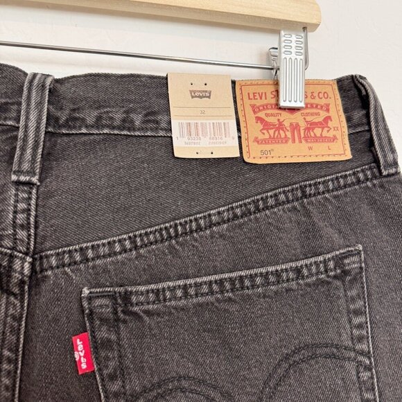NWT Levi’s 501 High Rise Button Fly Dark Wash Jean Shorts in Black Plus Size 32 - Picture 9 of 10